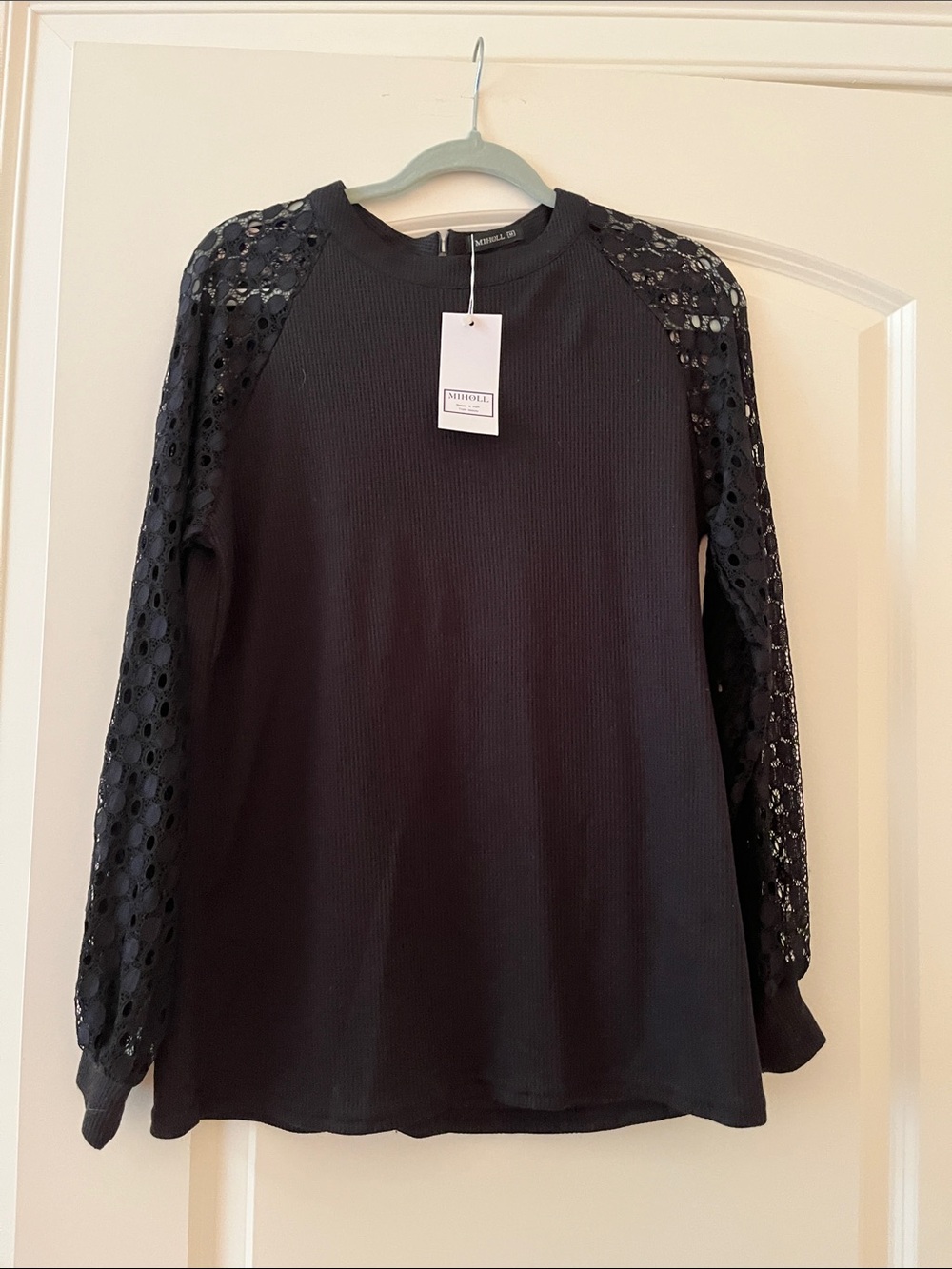 MIHOLL Black Lace Sleeve Ribbed Top XL. NWT
